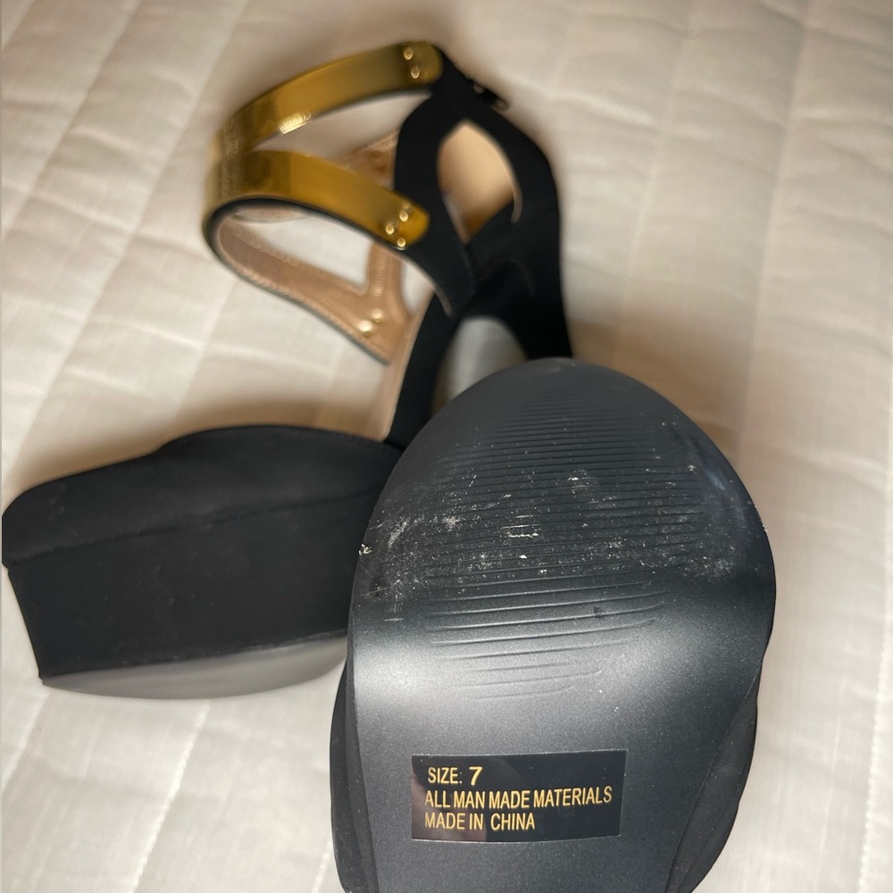 High Heels - Picture 4 of 5